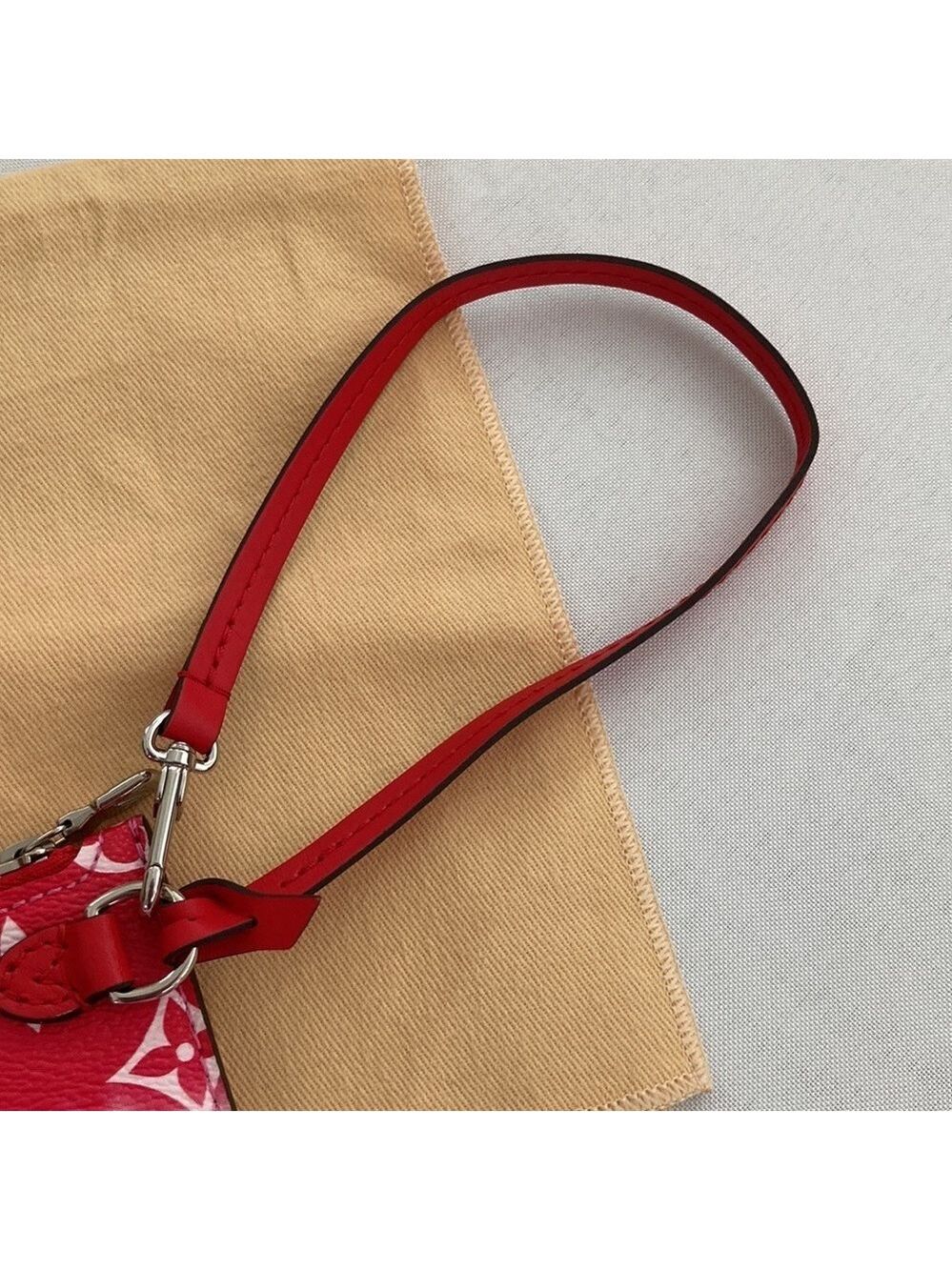 Nwot Louis Vuitton Escale Neverfull MM Pochette - Picture 9 of 10